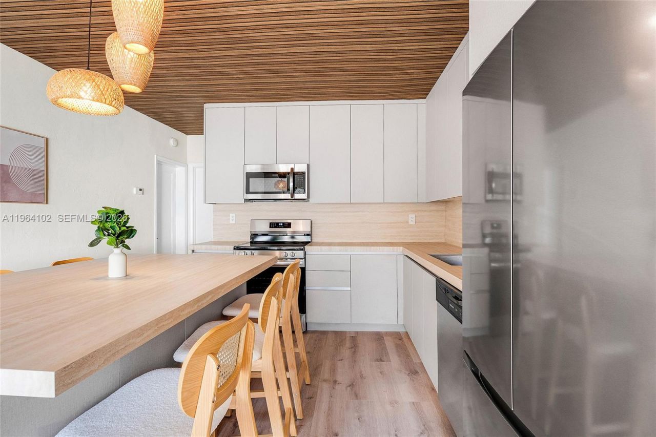 1275 Marseille Dr, Unit 42, Miami Beach, FL 33141 Photo