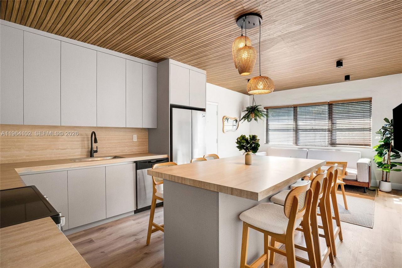 1275 Marseille Dr, Unit 42, Miami Beach, FL 33141 Photo