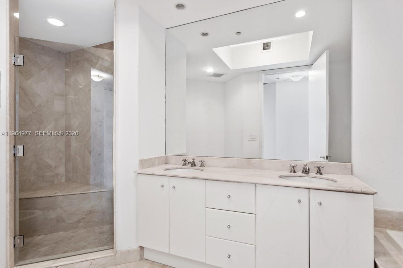 100 S Pointe Dr, Unit 1001, Miami Beach, FL 33139 Photo