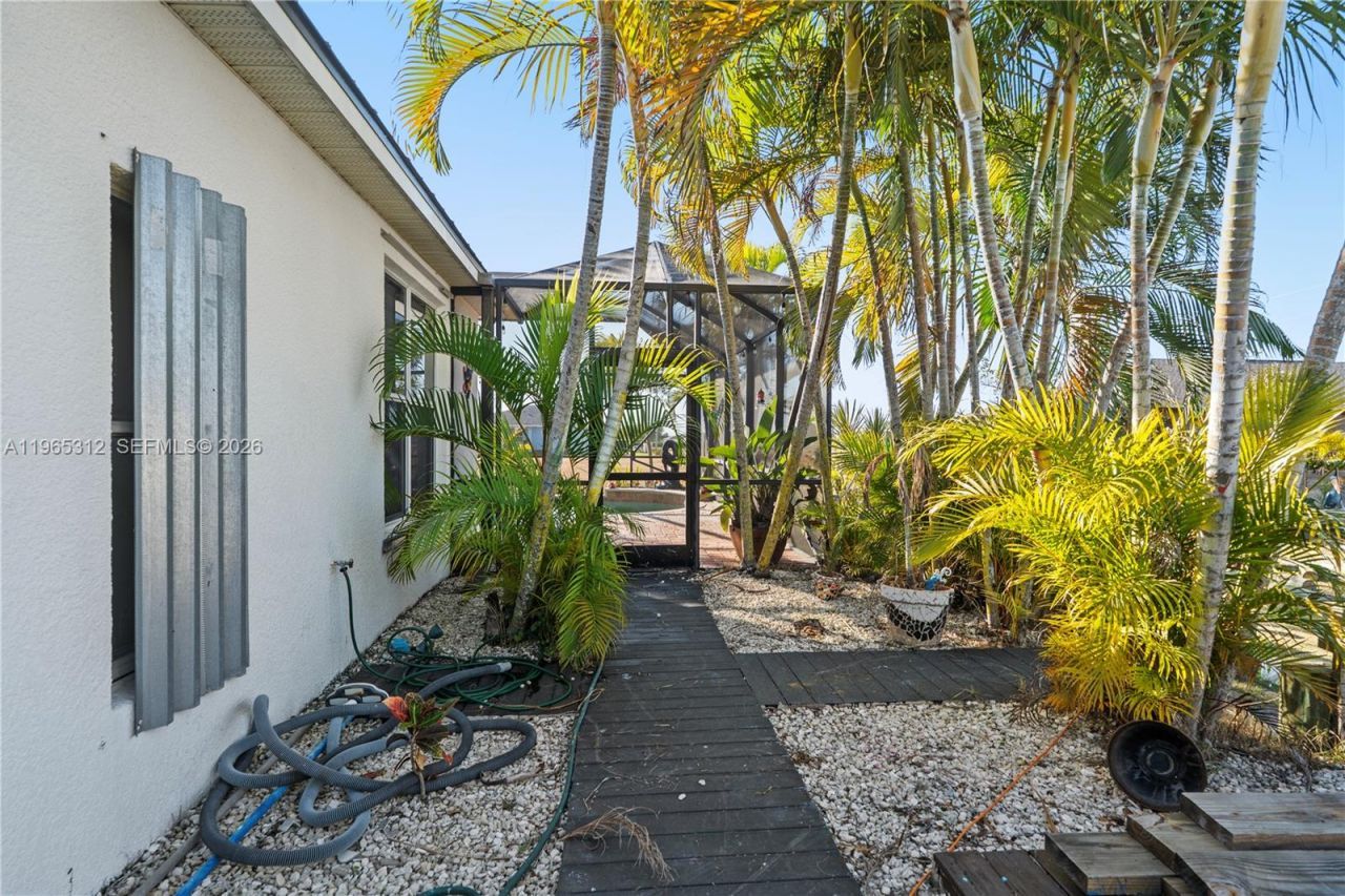 2025 NW 7th Ter, Cape Coral, FL 33993 Photo