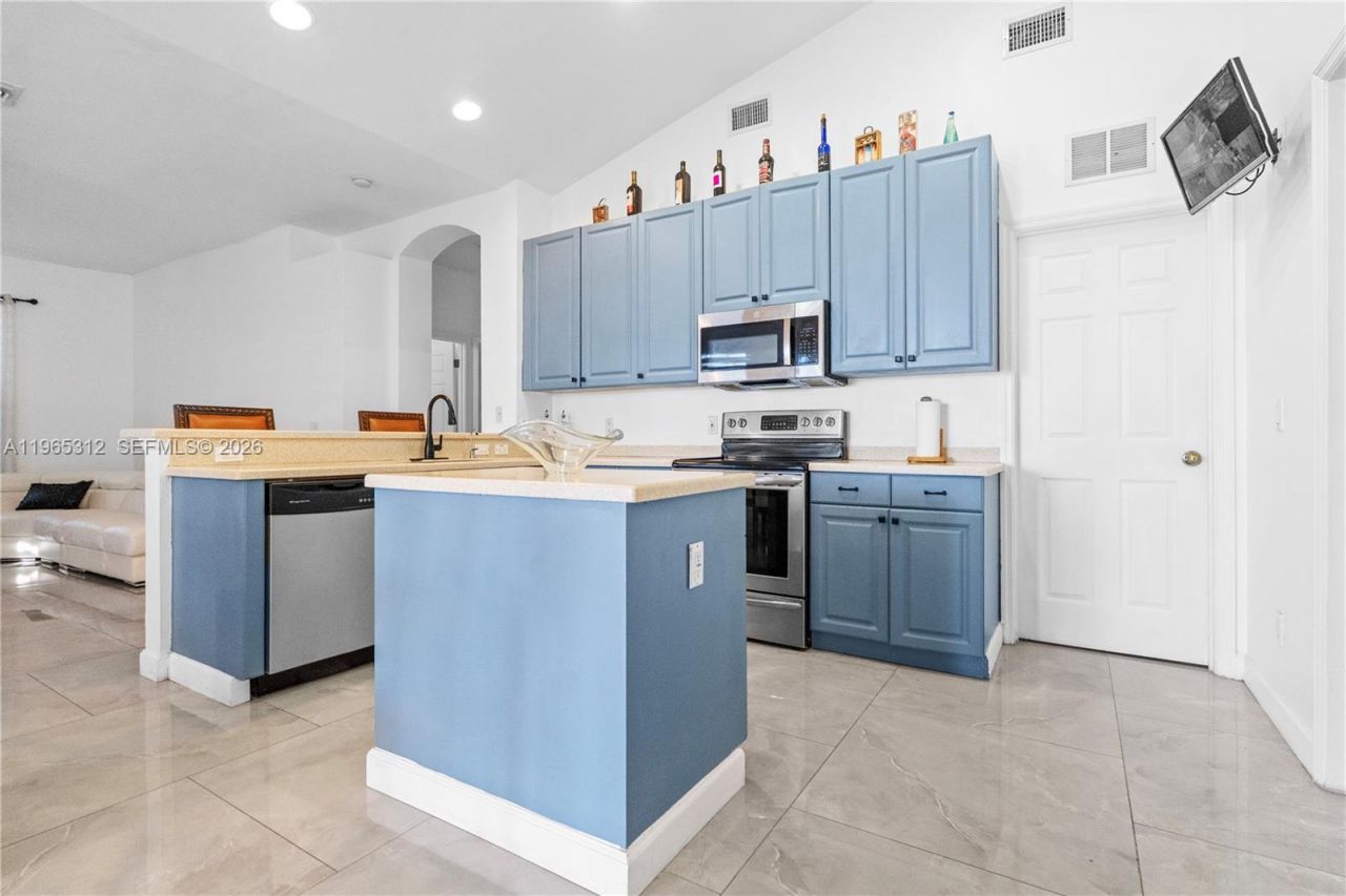 2025 NW 7th Ter, Cape Coral, FL 33993 Photo