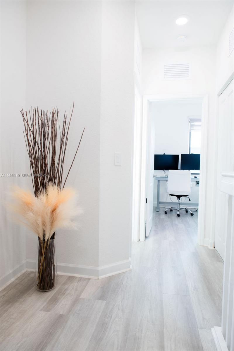 20917 NE 8th Ave, Miami, FL 33179 Photo