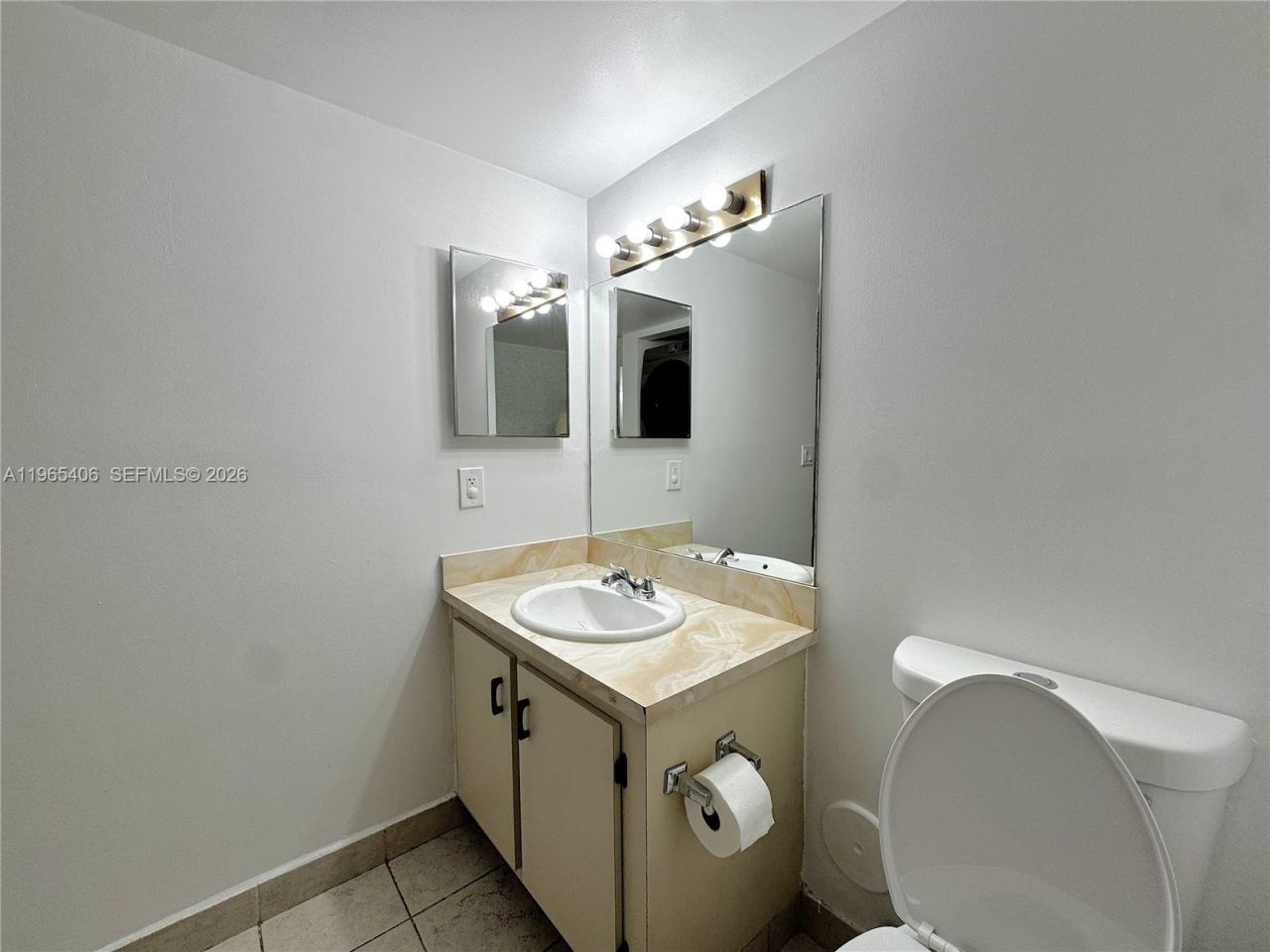 296 Racquet Club Rd, Unit 104, Weston, FL 33326 Photo