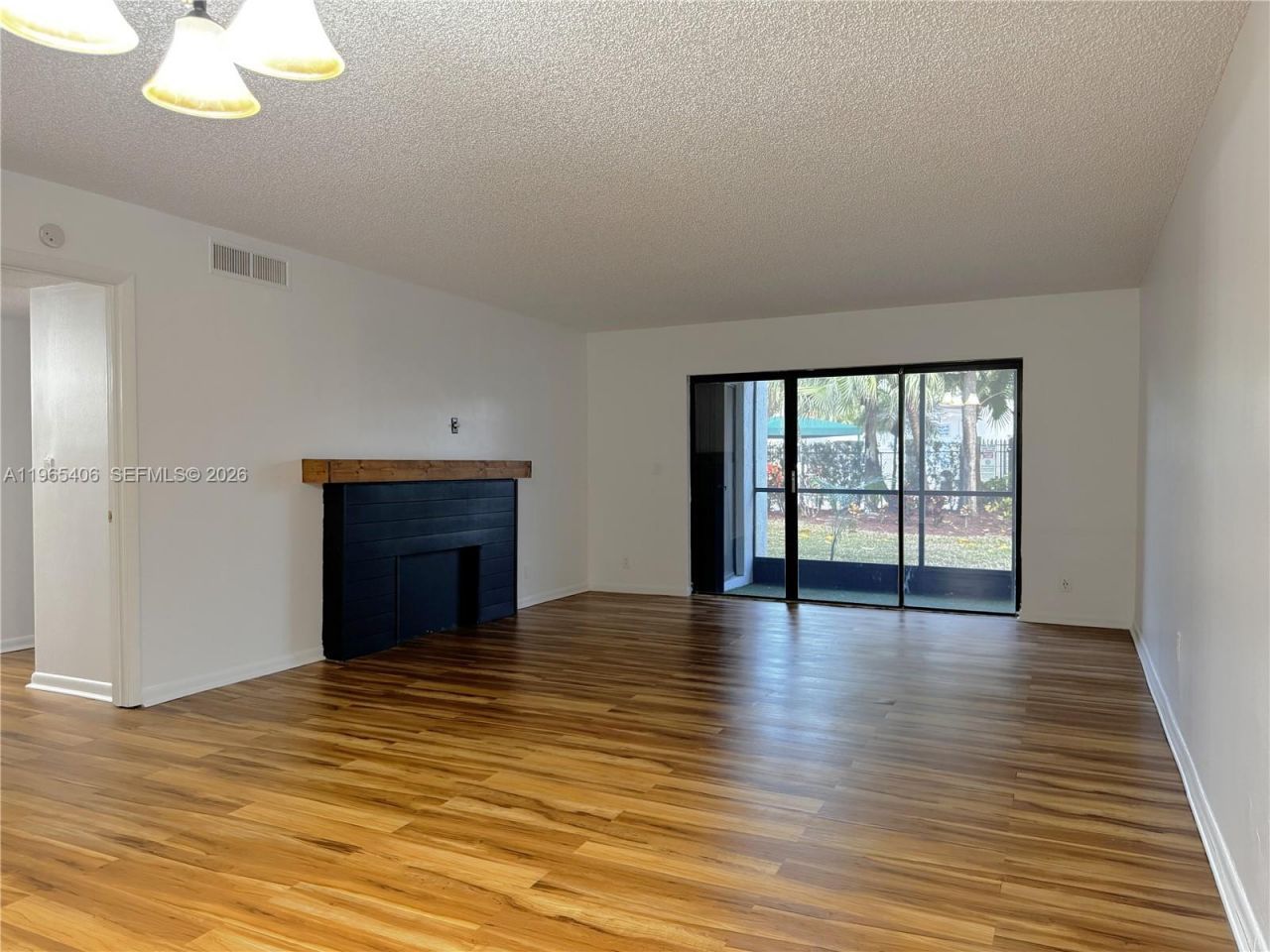 296 Racquet Club Rd, Unit 104, Weston, FL 33326 Photo