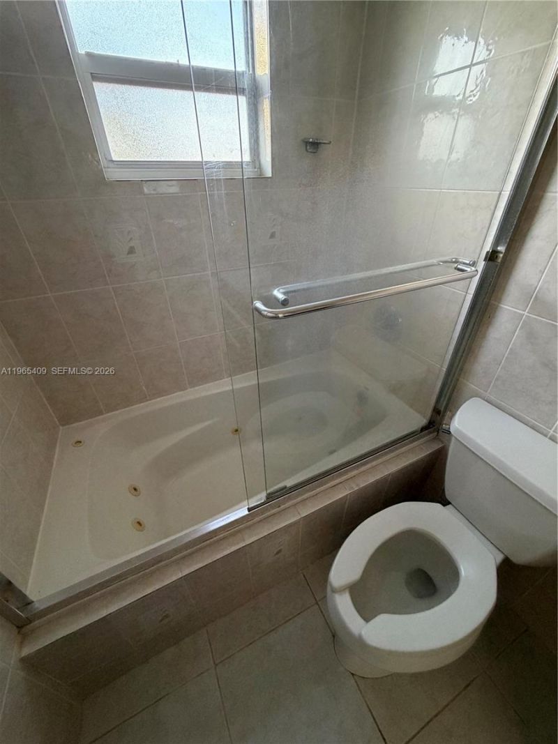 1830 Dixieanna St, Unit 406, Hollywood, FL 33020 Photo