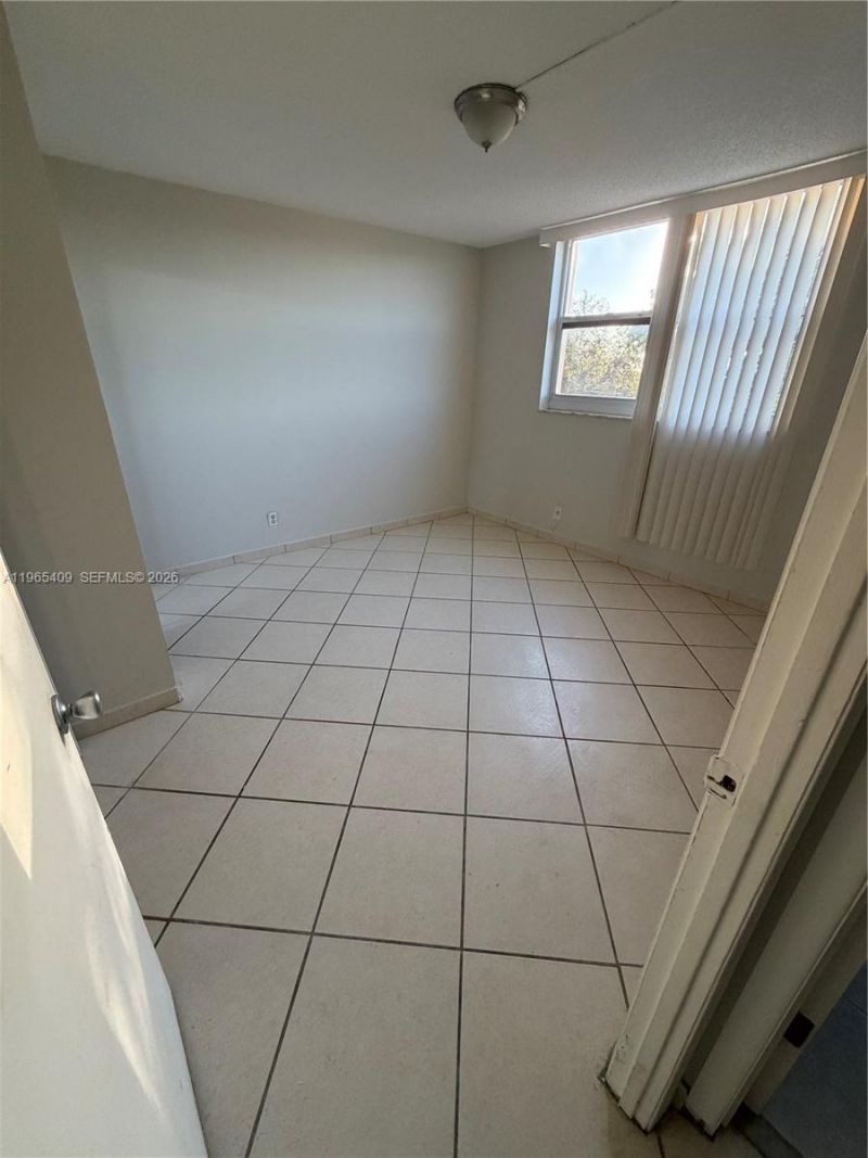 1830 Dixieanna St, Unit 406, Hollywood, FL 33020 Photo