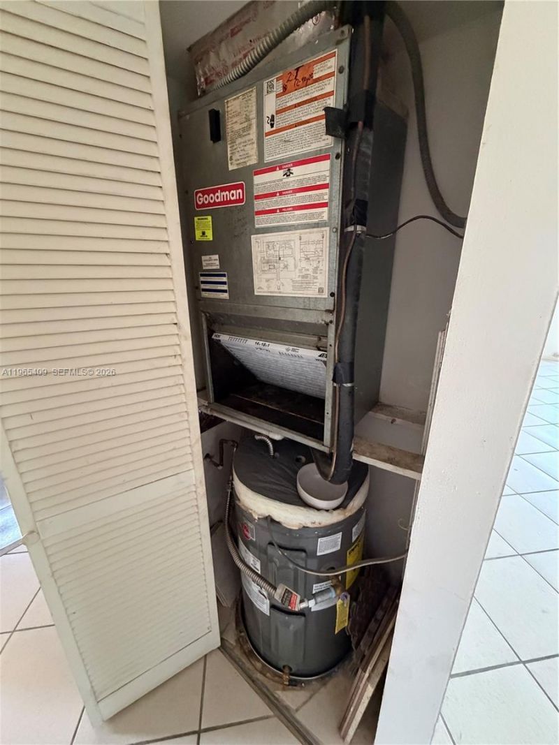 1830 Dixieanna St, Unit 406, Hollywood, FL 33020 Photo