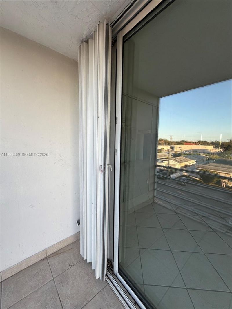 1830 Dixieanna St, Unit 406, Hollywood, FL 33020 Photo