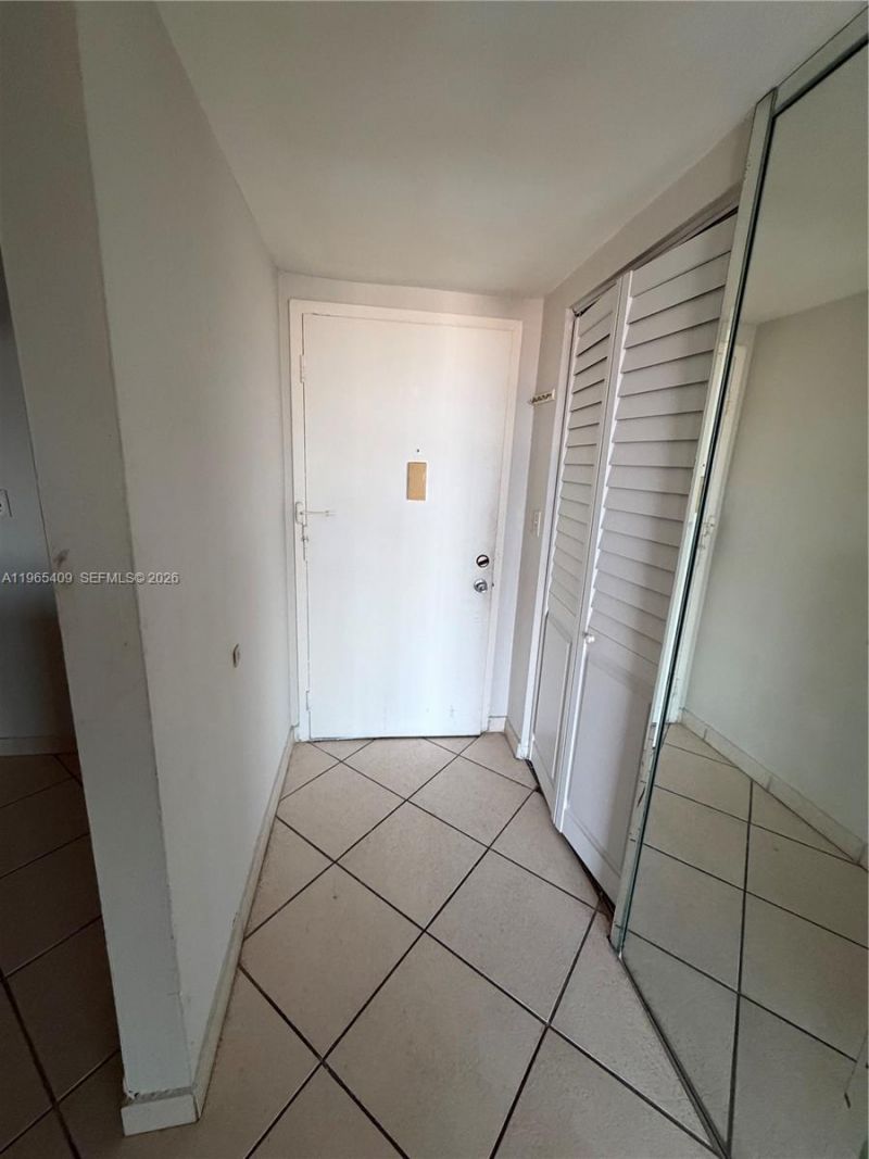 1830 Dixieanna St, Unit 406, Hollywood, FL 33020 Photo