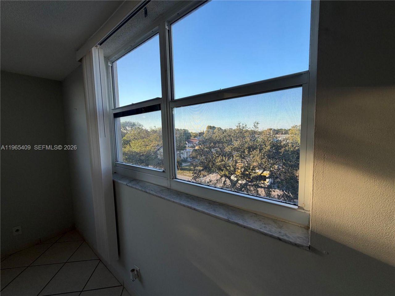 1830 Dixieanna St, Unit 406, Hollywood, FL 33020 Photo