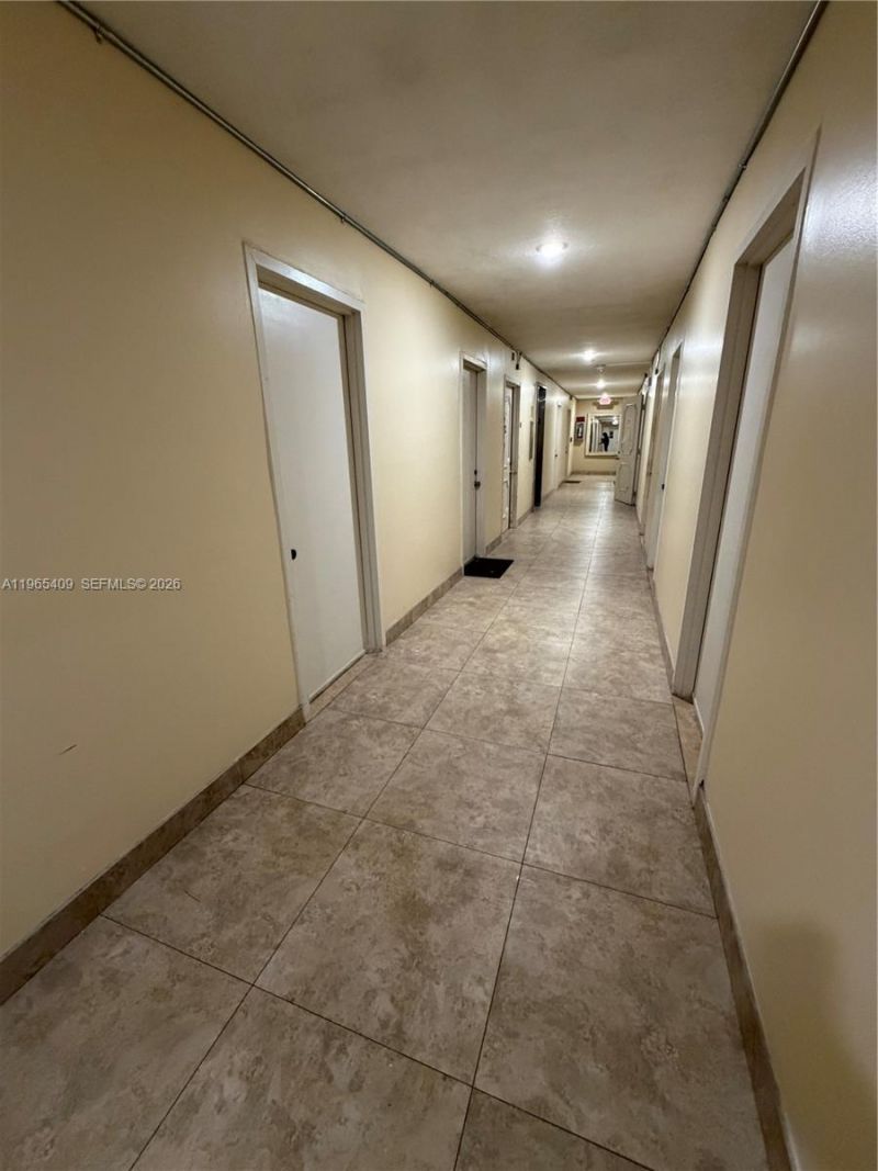 1830 Dixieanna St, Unit 406, Hollywood, FL 33020 Photo