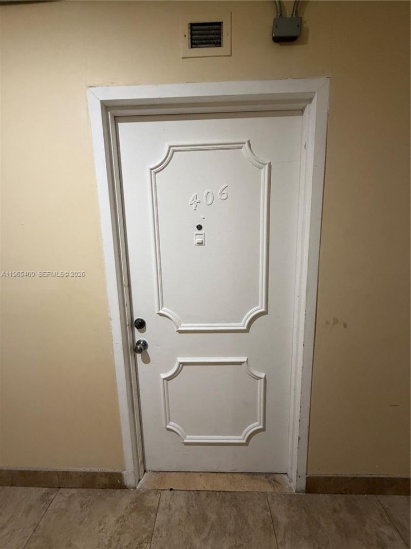 1830 Dixieanna St, Unit 406, Hollywood, FL 33020 Photo