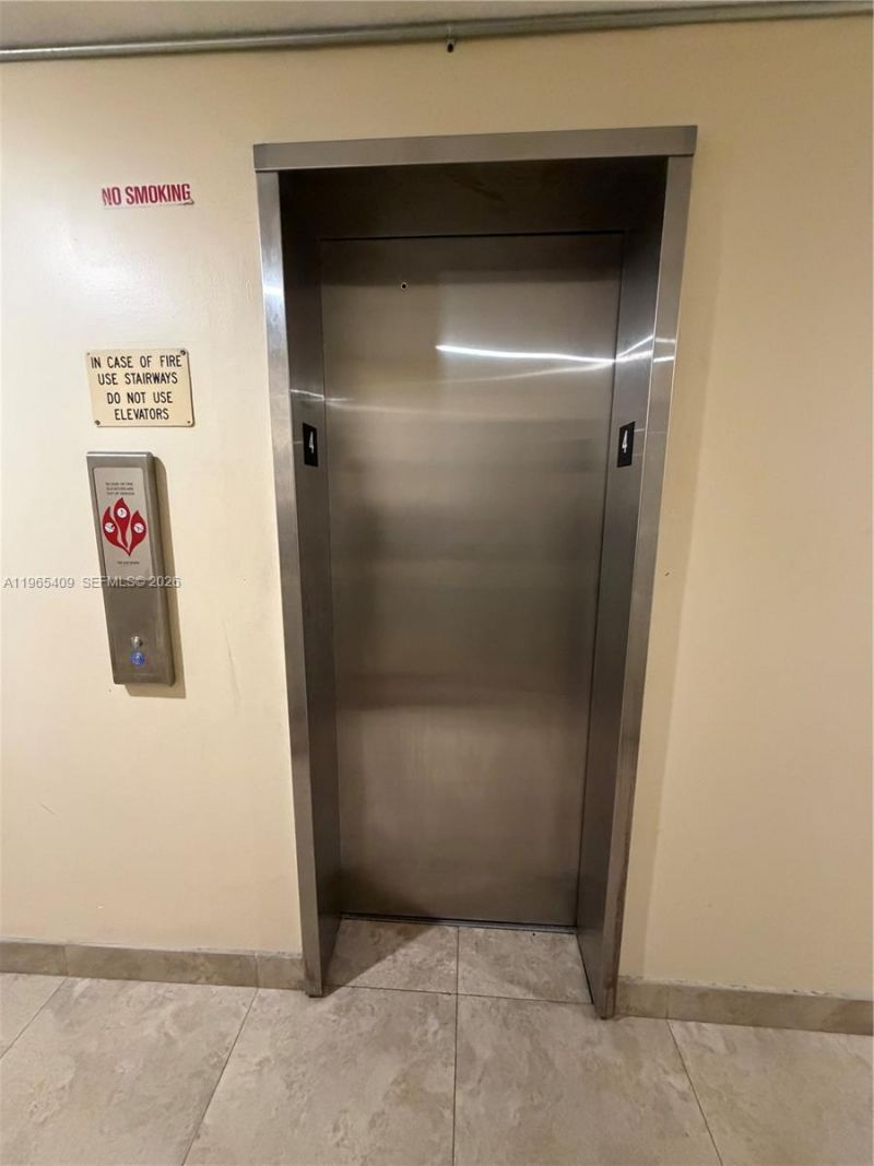 1830 Dixieanna St, Unit 406, Hollywood, FL 33020 Photo