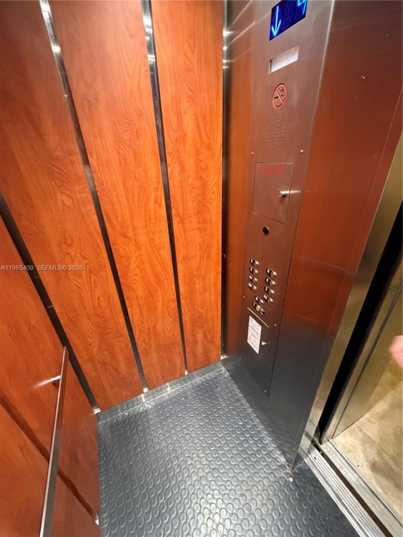 1830 Dixieanna St, Unit 406, Hollywood, FL 33020 Photo