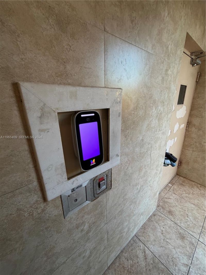 1830 Dixieanna St, Unit 406, Hollywood, FL 33020 Photo