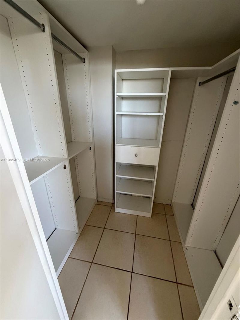 1830 Dixieanna St, Unit 406, Hollywood, FL 33020 Photo