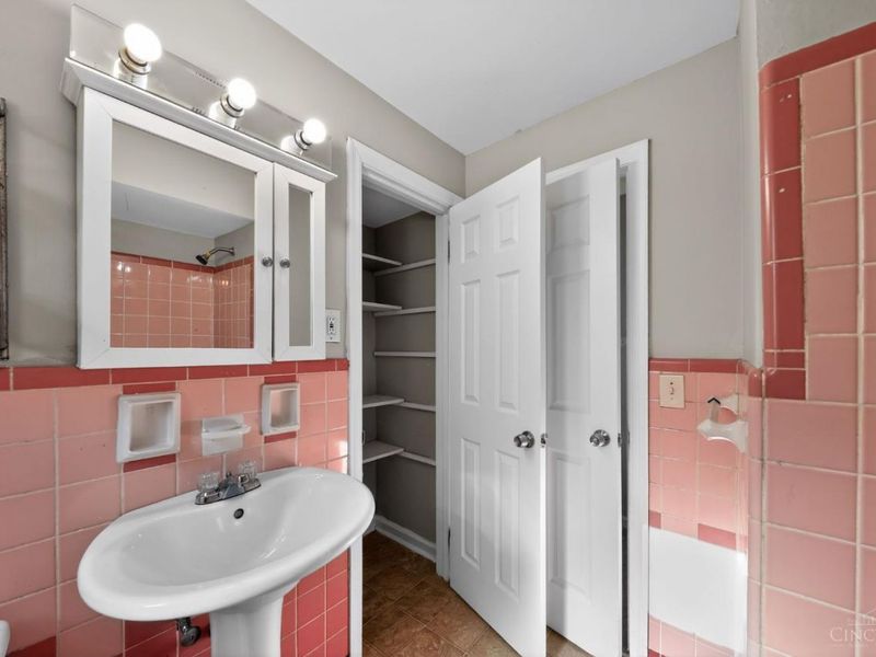 3118 Westwood Northern Boulevard, Cincinnati, OH 45211 Photo 17