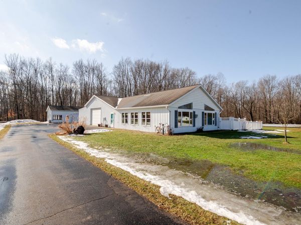 31643 Frost Street, Dowagiac, MI 49047