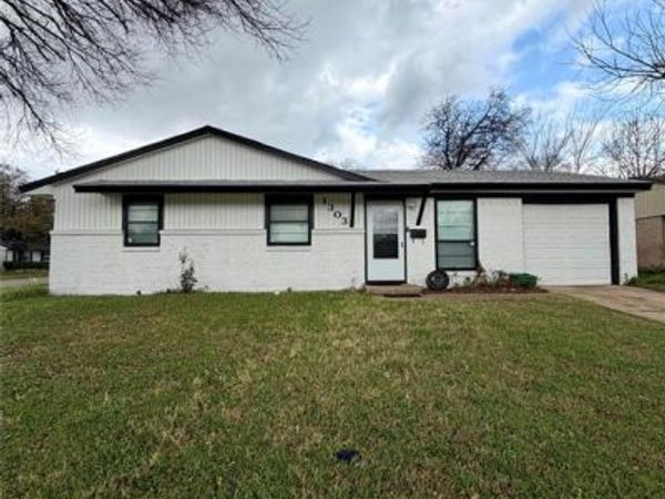 1303 Driftwood Drive, Duncanville, TX 75116