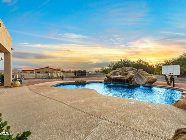 1104 N MOUNTAIN Road, Mesa, AZ 85207