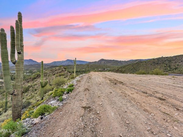 41811 N 72ND -- Street, Unit -, Cave Creek, AZ 85331