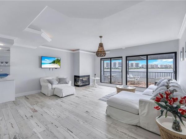 410 La Peninsula BLVD, Unit 410, NAPLES, FL 34113