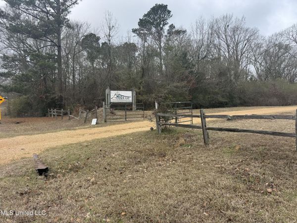 1355 Old Pearl Road, Florence, MS 39073