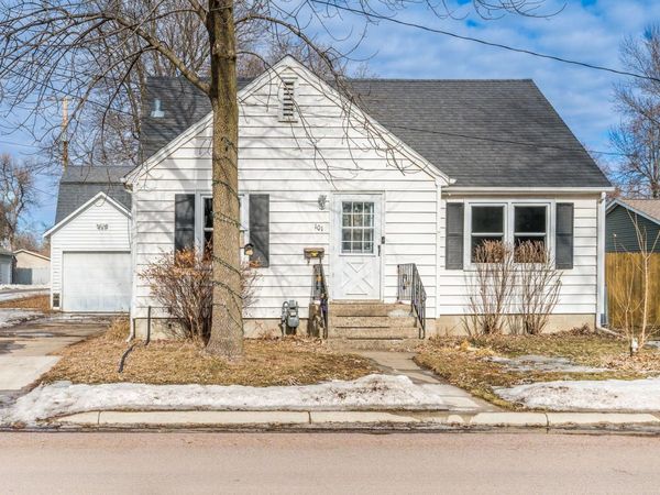 101 W Bert Street, Lake Crystal, MN 56055