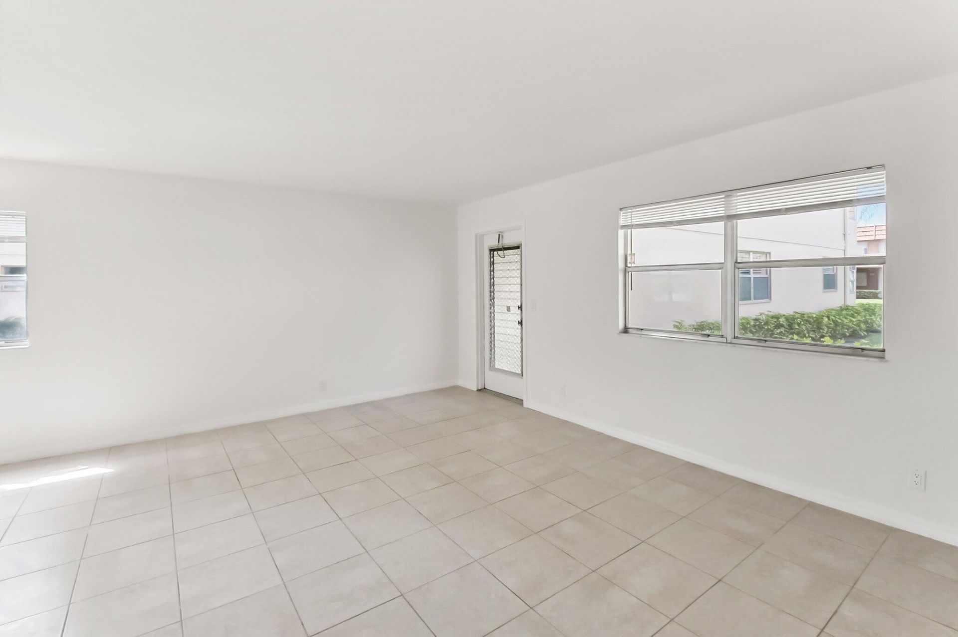 447 Saxony J Way, Unit 447-J, Delray Beach, FL 33446 Photo