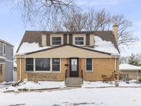 956 S Cadwell Avenue, Elmhurst, IL 60126 primary photo