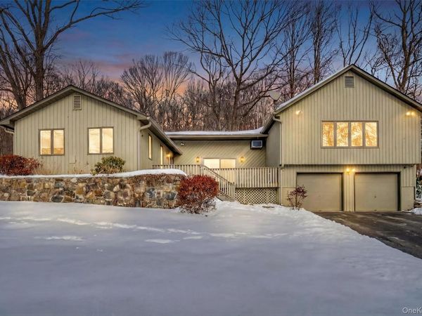 8 Peach Road , Mahopac, NY 10541