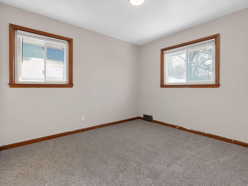 2735 Berrell Avenue, Columbus, OH 43211 Photo 6