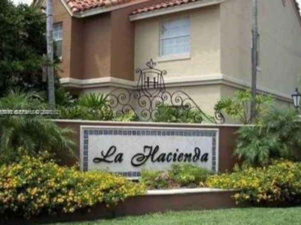 18308 NW 68th Ave, Unit B, Hialeah, FL 33015