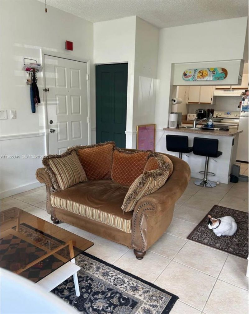 18308 NW 68th Ave, Unit B, Hialeah, FL 33015 Photo