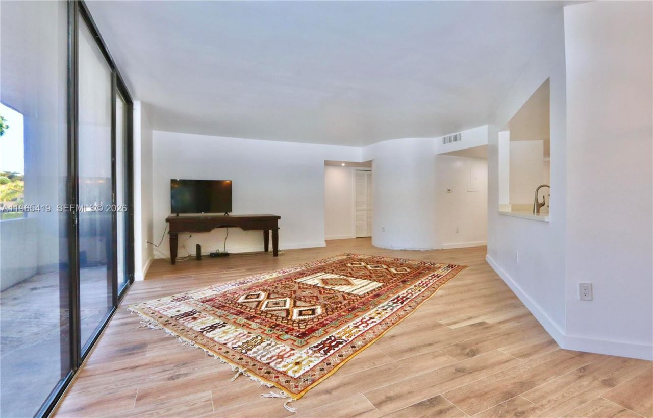 21075 NE 34th Ave, Unit 205-2, Aventura, FL 33180 Photo