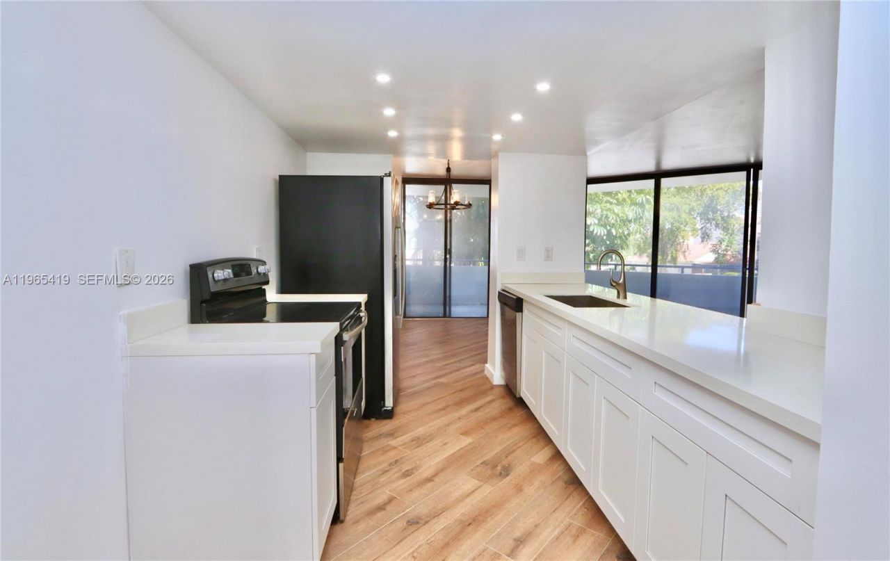 21075 NE 34th Ave, Unit 205-2, Aventura, FL 33180 Photo