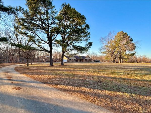 1480 Morgan Drive, Rogers, AR 72756