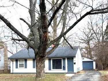 694 Emerson Avenue, Pontiac, MI 48340