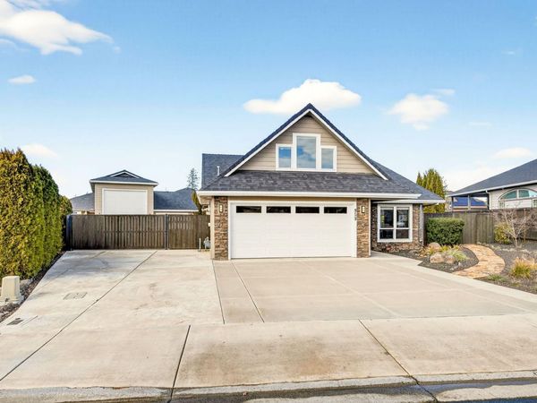959 Pumpkin Ridge Drive, Eagle Point, OR 97524