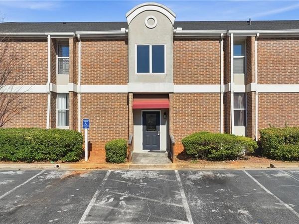 3301 Henderson Mill Road, Unit J1, Atlanta, GA 30341