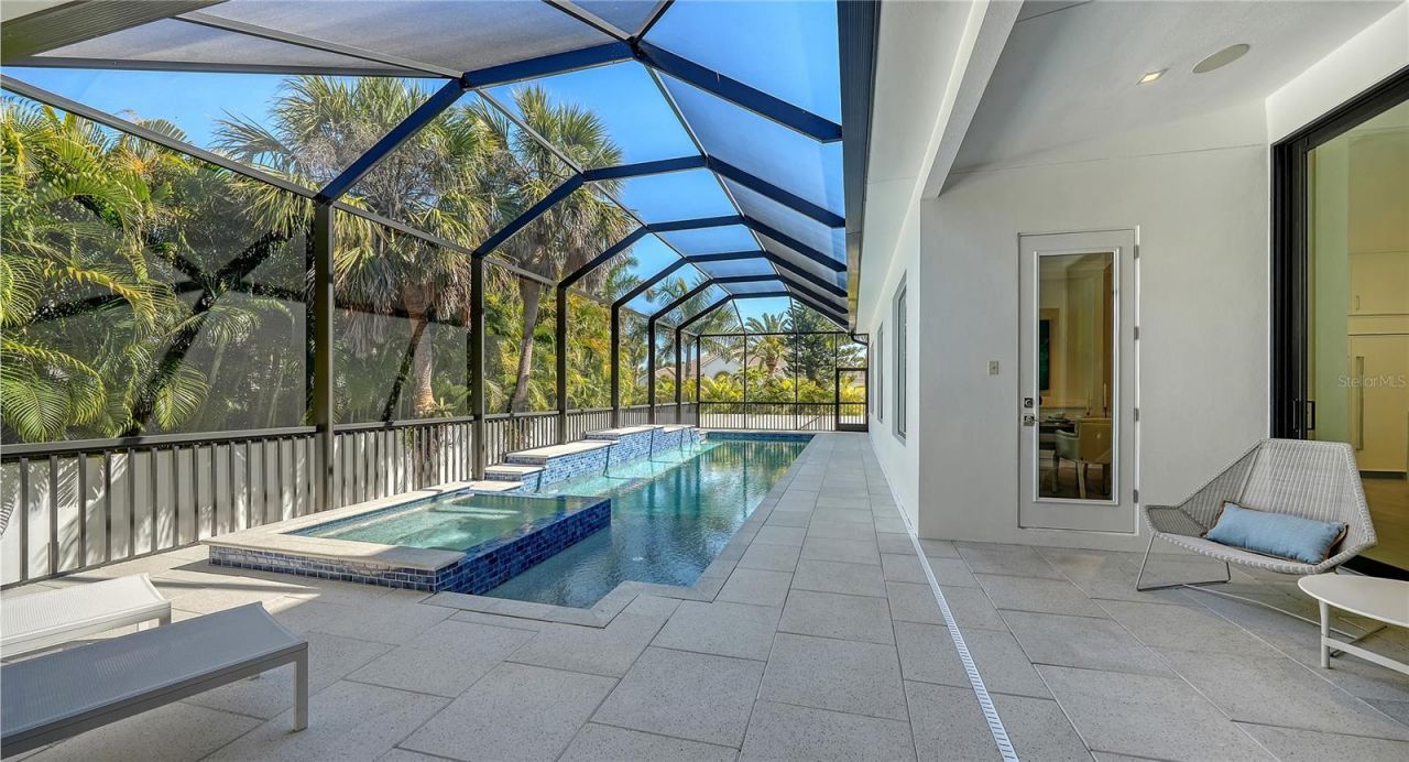 575 S Spoonbill Drive, Sarasota, FL 34236 Photo