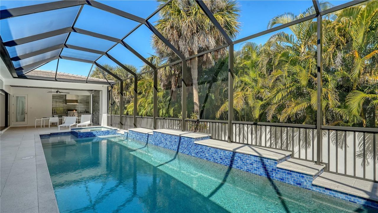 575 S Spoonbill Drive, Sarasota, FL 34236 Photo