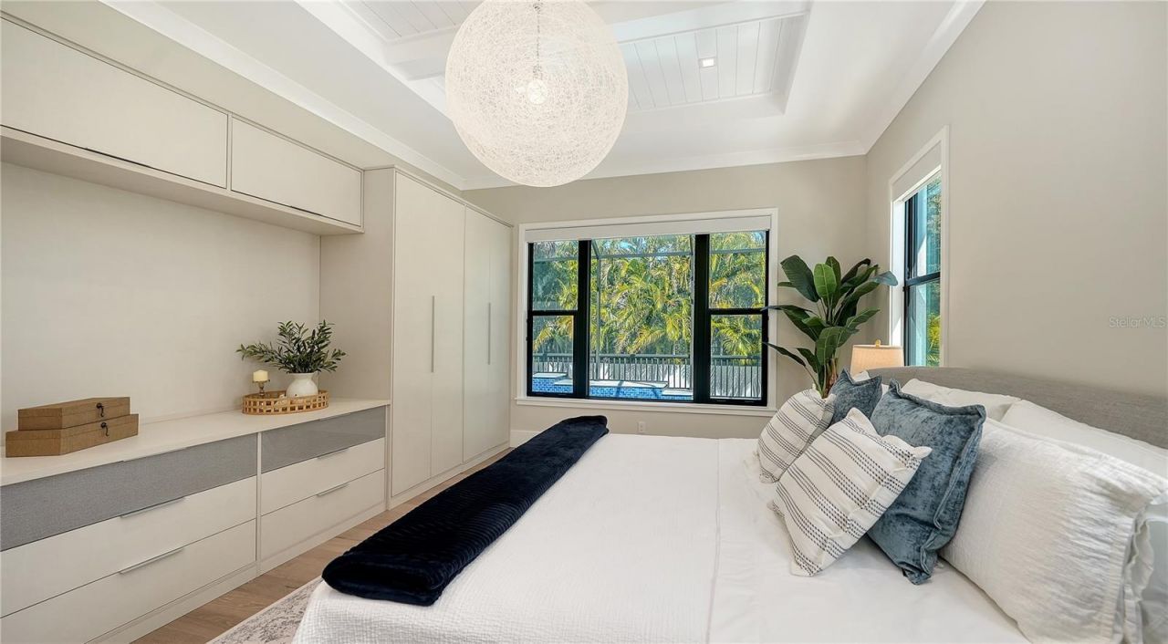 575 S Spoonbill Drive, Sarasota, FL 34236 Photo