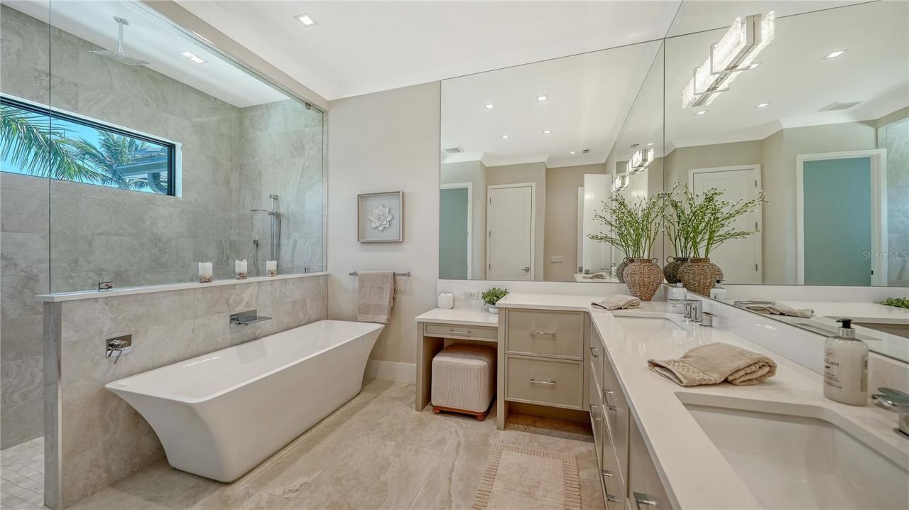 575 S Spoonbill Drive, Sarasota, FL 34236 Photo