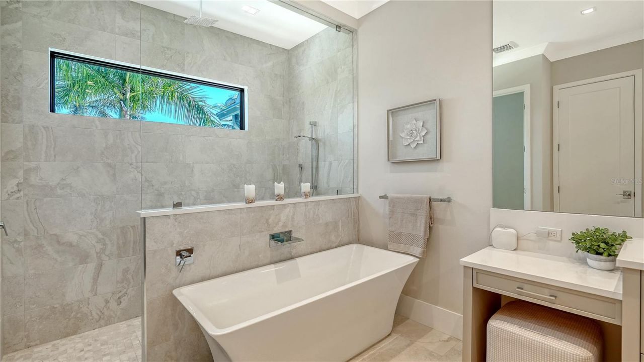 575 S Spoonbill Drive, Sarasota, FL 34236 Photo