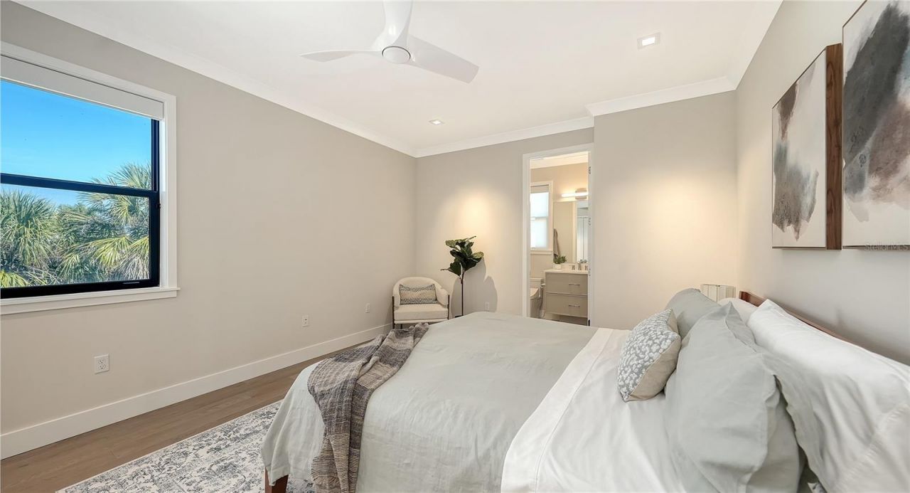 575 S Spoonbill Drive, Sarasota, FL 34236 Photo