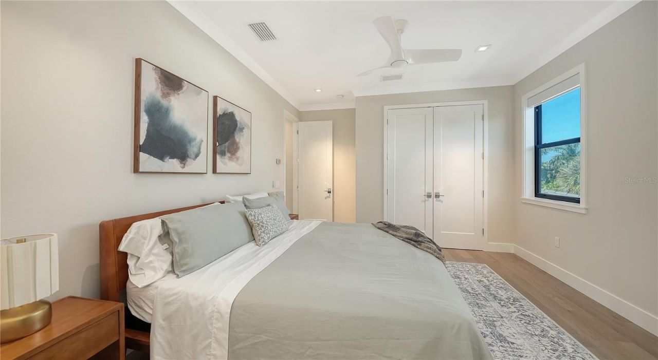 575 S Spoonbill Drive, Sarasota, FL 34236 Photo