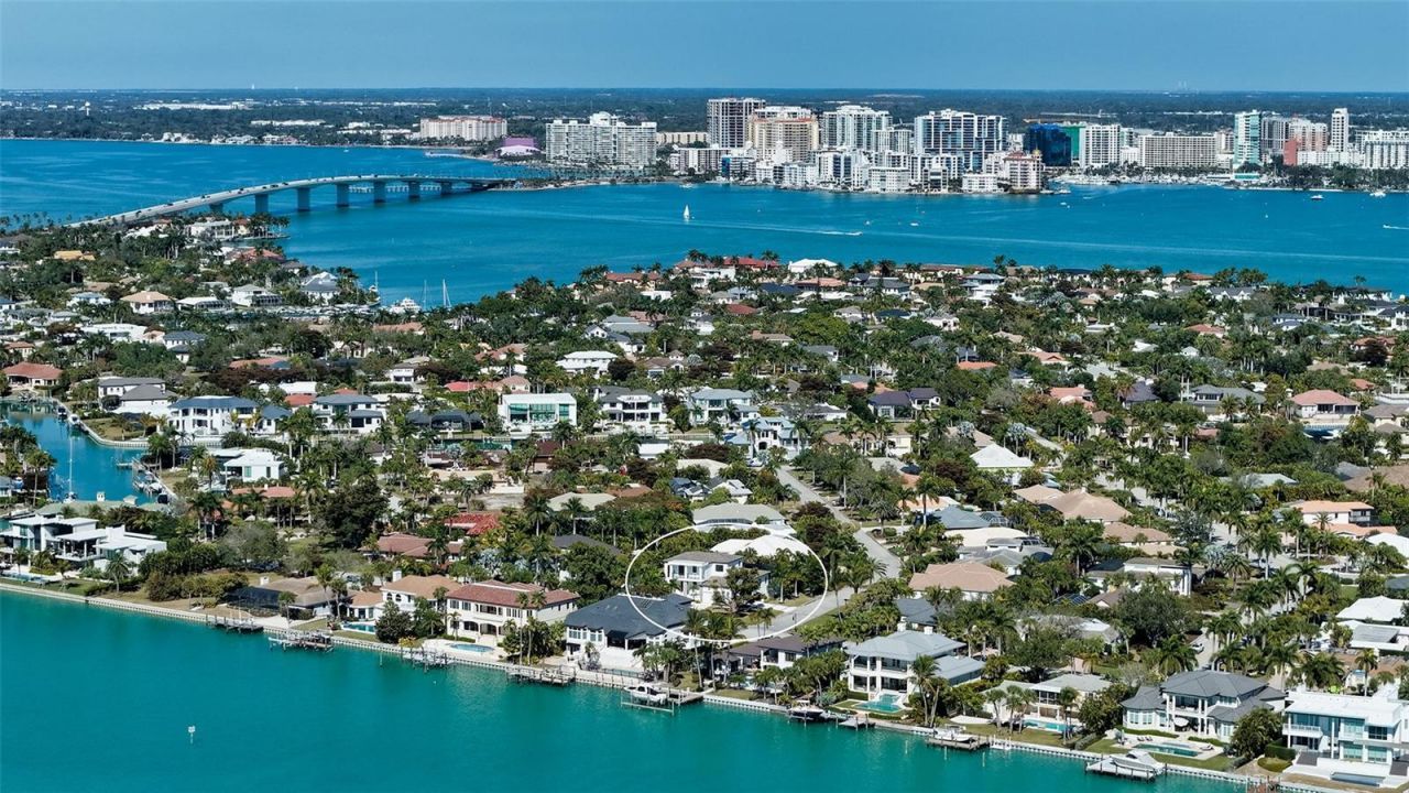 575 S Spoonbill Drive, Sarasota, FL 34236 Photo