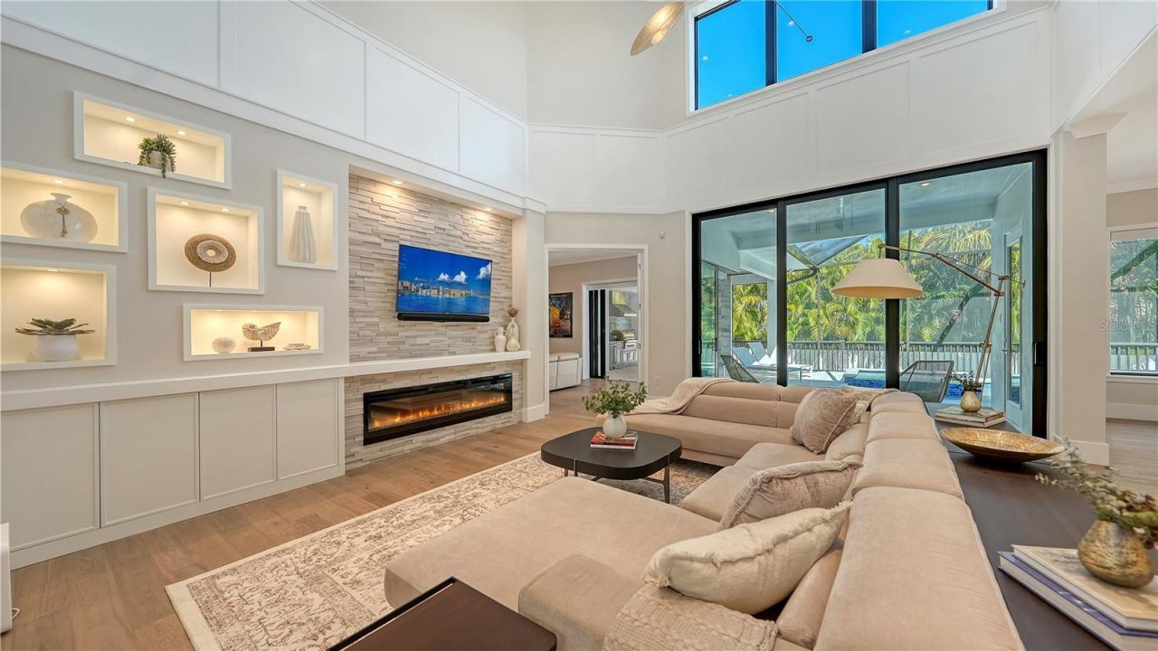 575 S Spoonbill Drive, Sarasota, FL 34236 Photo