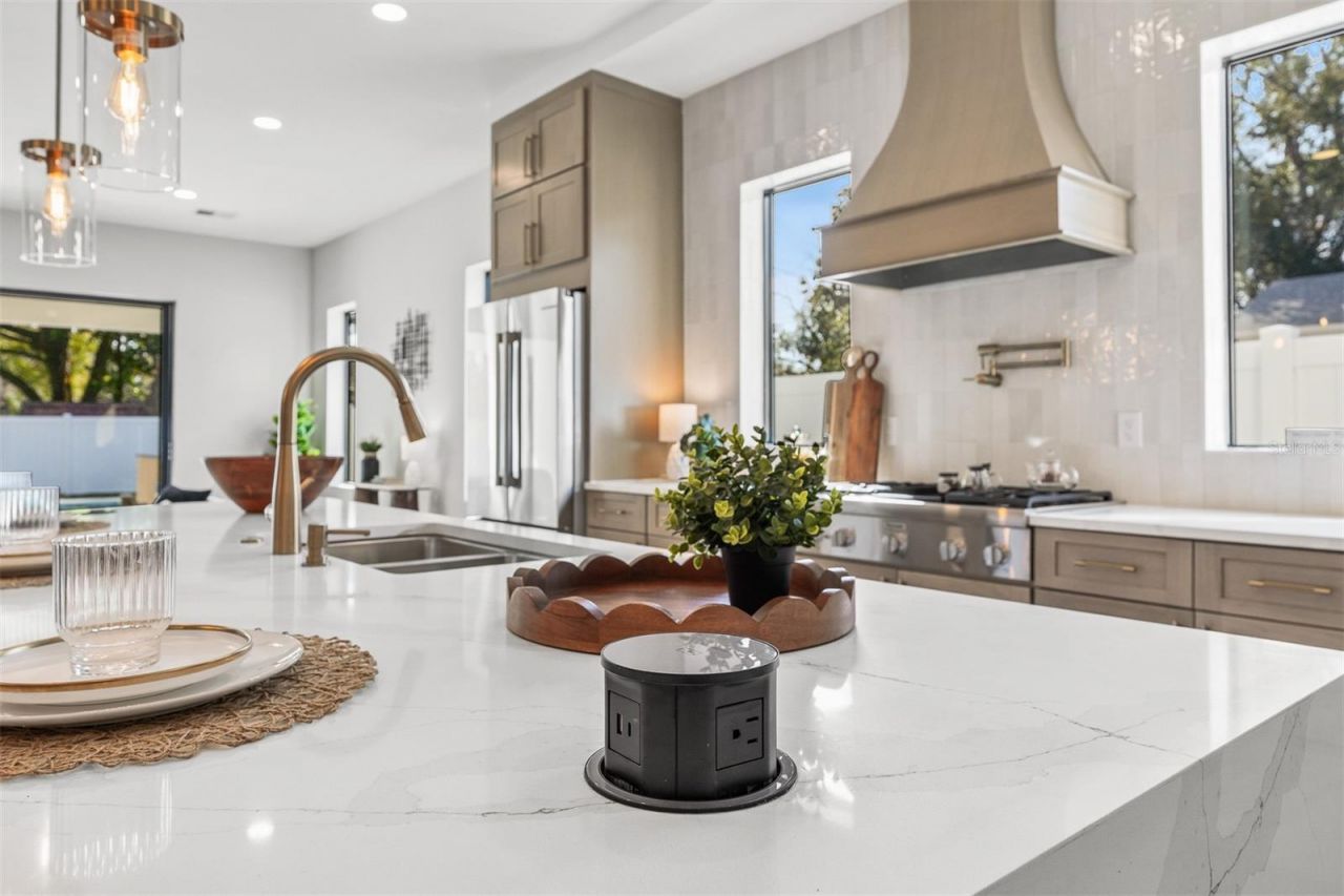 22 E Steele Street, Orlando, FL 32804 Photo